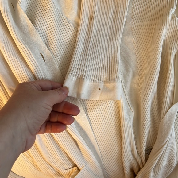 CHANEL DRESS Snow White Gorgeous color with Chanel CC buttons on front Size 42 - Picture 9 of 9